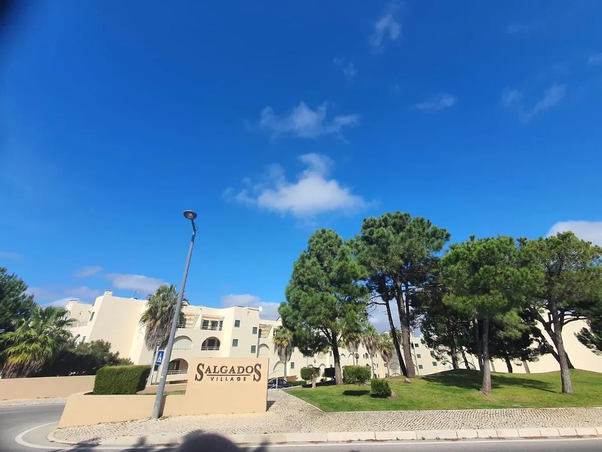 Cosy Apartment In Salgados Walking Distance To The Beach Guia